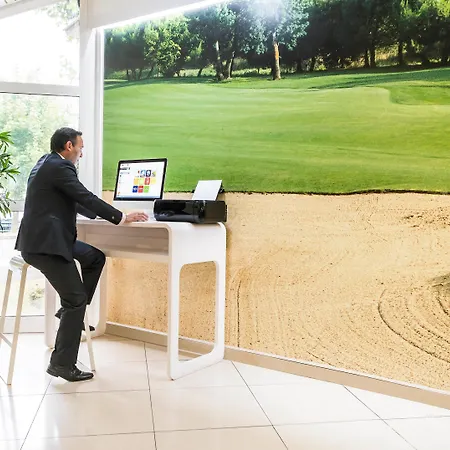 Hotel Novotel Senart Golf De Greenparc 4*