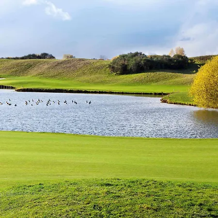Novotel Senart Golf De Greenparc 4*