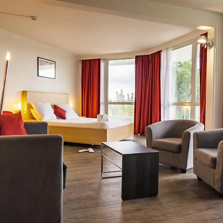 Novotel Senart Golf De Greenparc Отель Сен-Пьер-дю-Пере