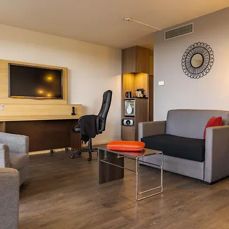 Novotel Senart Golf De Greenparc 4* Saint-Pierre-du-Perray