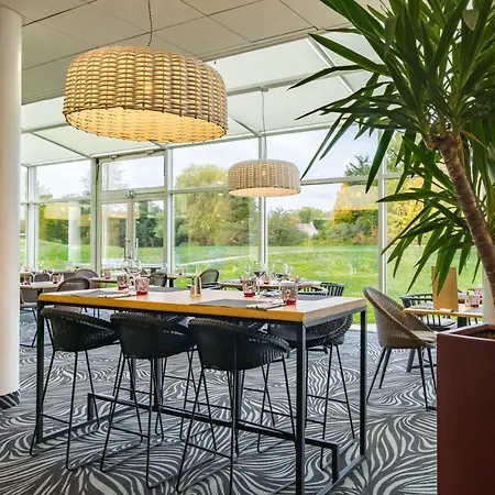 Hotel Novotel Senart Golf De Greenparc 4*