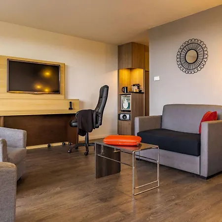 Novotel Senart Golf De Greenparc Hotel Saint-Pierre-du-Perray