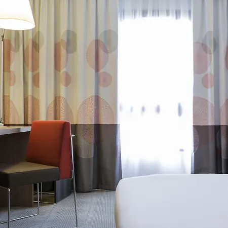 Hotel Novotel Senart Golf De Greenparc 4*