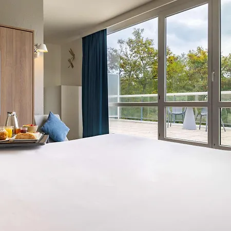 Novotel Senart Golf De Greenparc 4* Saint-Pierre-du-Perray