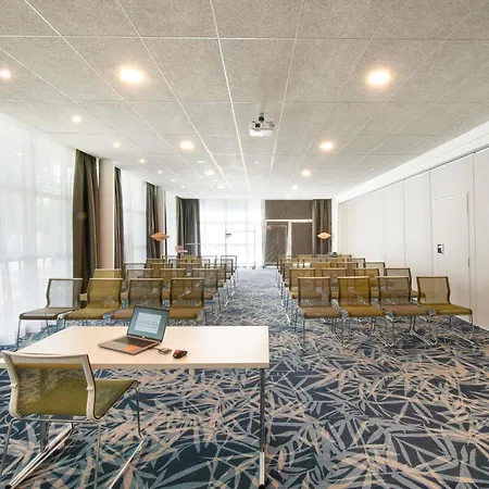 Hotel Novotel Senart Golf De Greenparc 4*